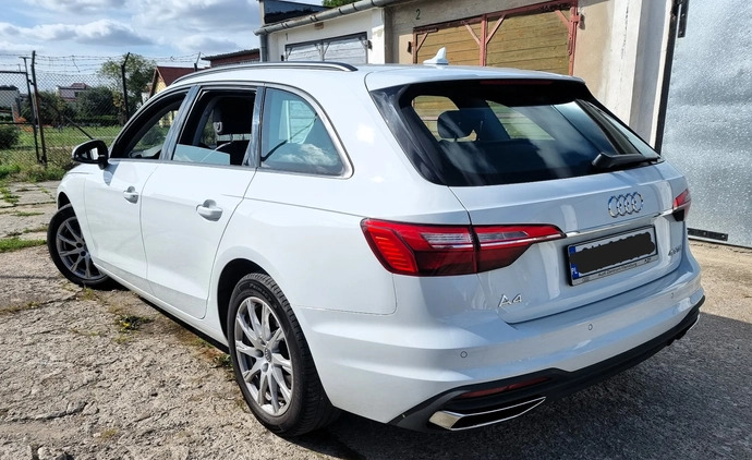Audi A4 cena 115000 przebieg: 150000, rok produkcji 2019 z Włocławek małe 172